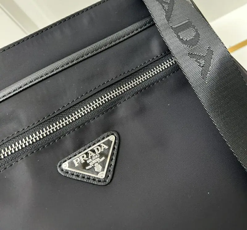 prada aaa homme mini sac a main s_115a7744